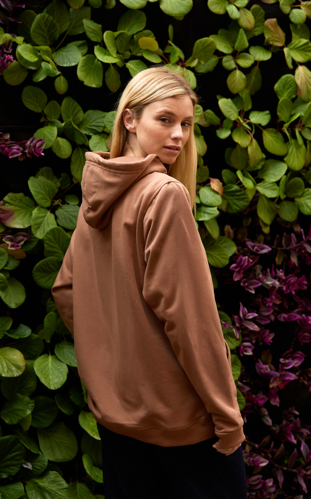 HOODIE DOMENICA ALMENDRA - UNISEX