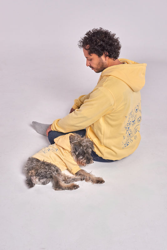 Hoodie amarillo unisex - detalle del estampado/diseño